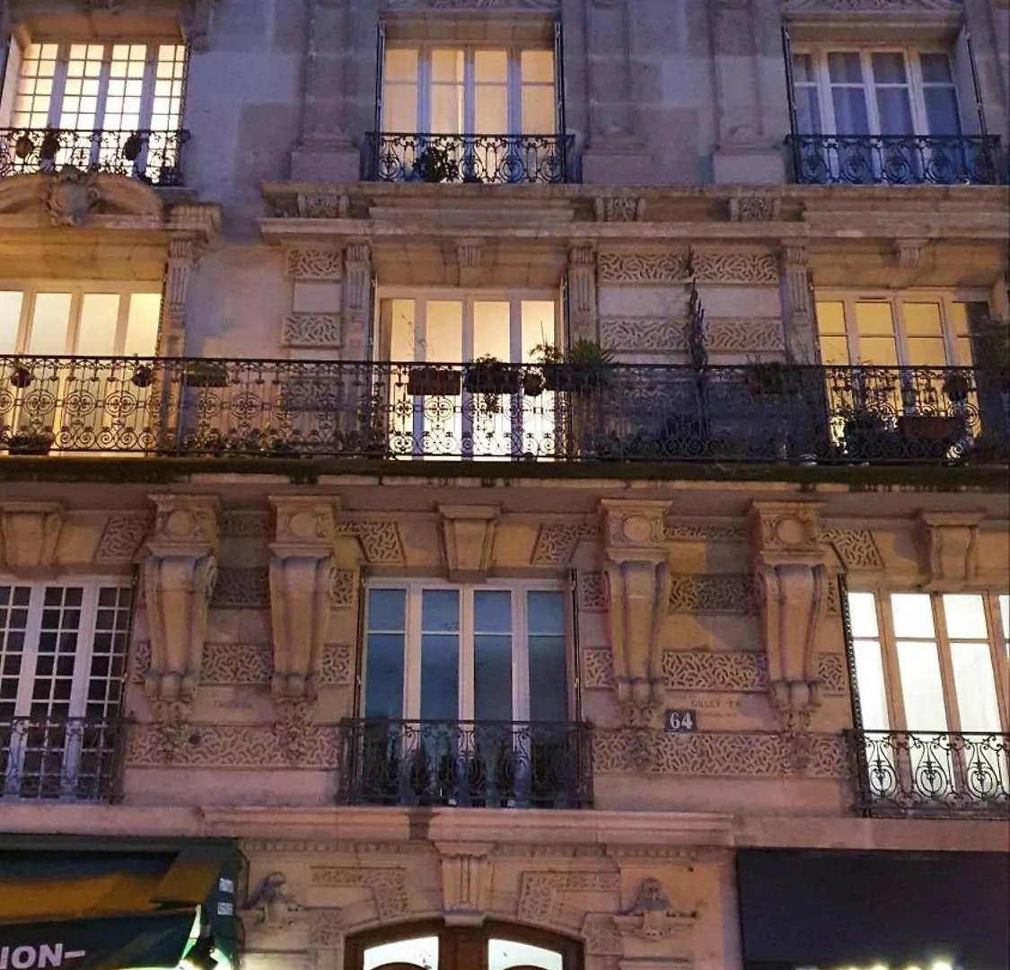 Fait Par Un Archi Proche Le Marais Париж